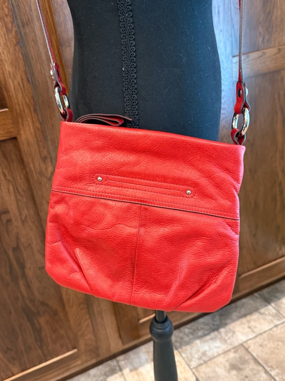 B. Makowsky Red Leather Crossbody Bag - Picture 5 of 5